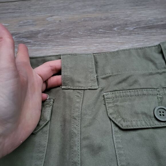 Gap size 8 summer shorts olive green khaki - Picture 9 of 9